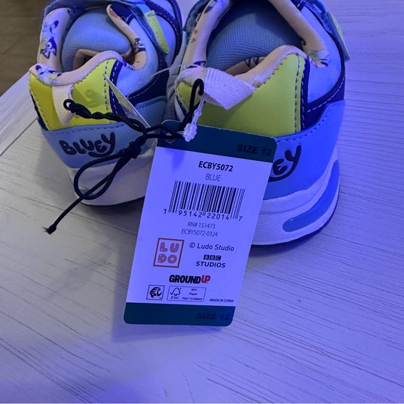 Bluey light-up athletic sneakers - Picture 3 of 5